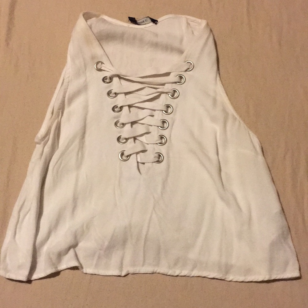 White V cut crop top